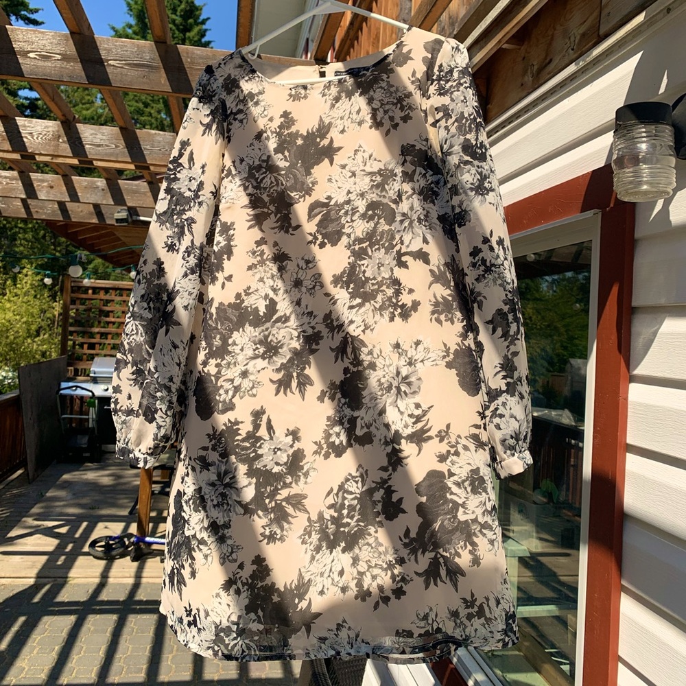 Peña house summer mini dress